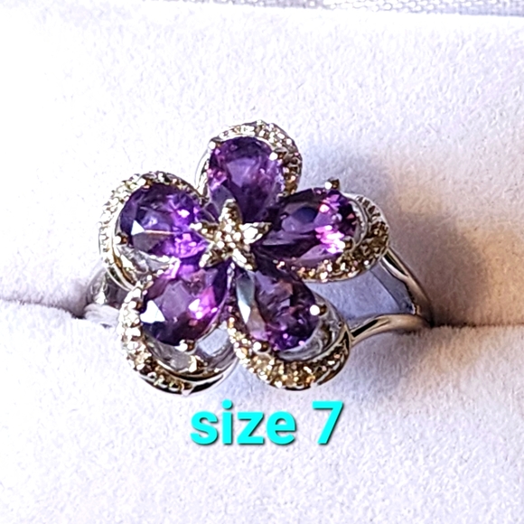 sterling silver Jewelry - Sterling silver ring size 7 with amethyst stones and a diamond center
